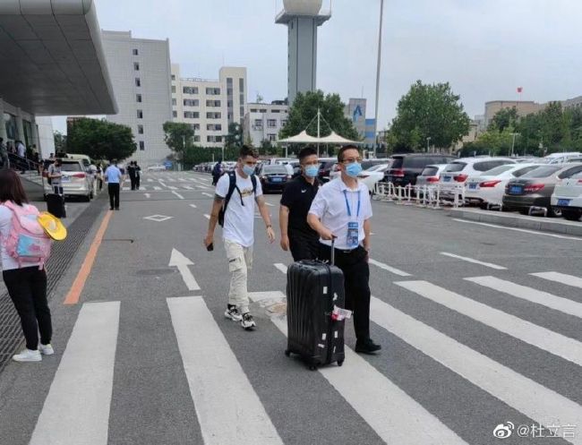 电影的成功也让剧中演员们成为了焦点，在王千源、姜武、张译等老戏骨演技备受肯定的同时，新生代演员们也大放异彩，令人印象深刻